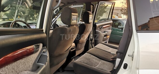 Toyota Land Cruiser Prado-16