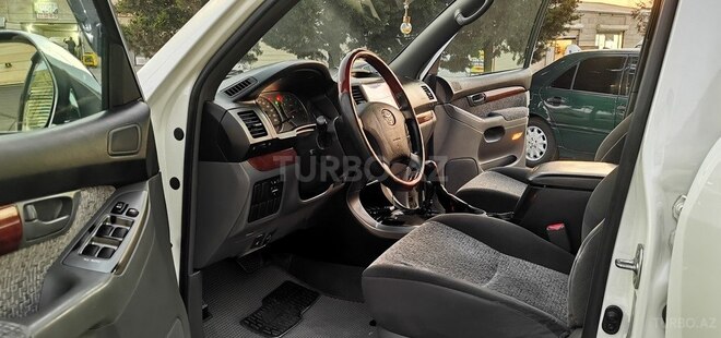 Toyota Land Cruiser Prado-15