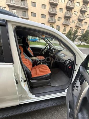 Toyota Land Cruiser Prado 2012, 200,000 km - 2.7 l - Bakı