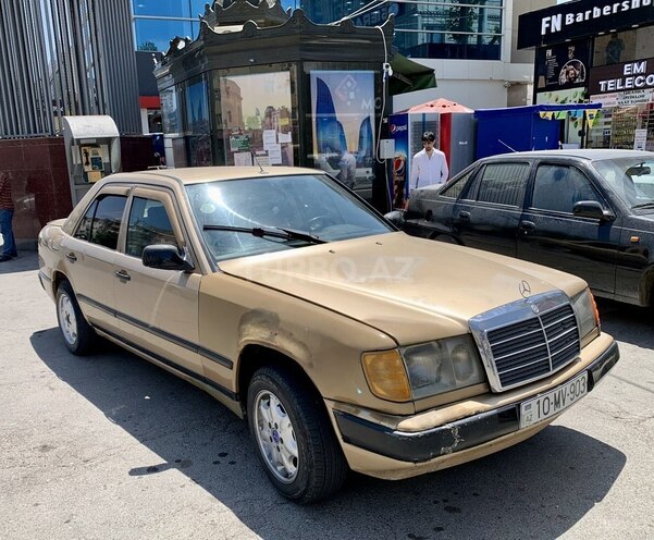 Mercedes E 230 1995, 252,000 km - 2.3 l - Bakı