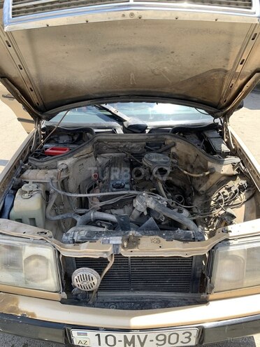 Mercedes E 230 1995, 252,000 km - 2.3 l - Bakı