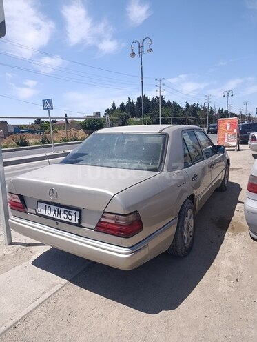 Mercedes E 250 1992, 400,000 km - 2.5 л - Bakı