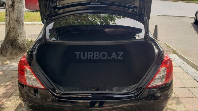 Nissan Sunny-7
