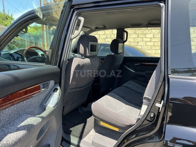 Toyota Land Cruiser Prado-17