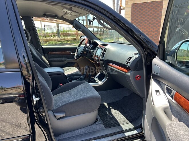 Toyota Land Cruiser Prado-13
