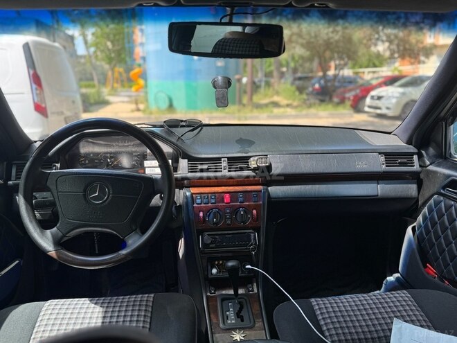 Mercedes E 220 1994, 438,833 km - 2.2 l - Bakı