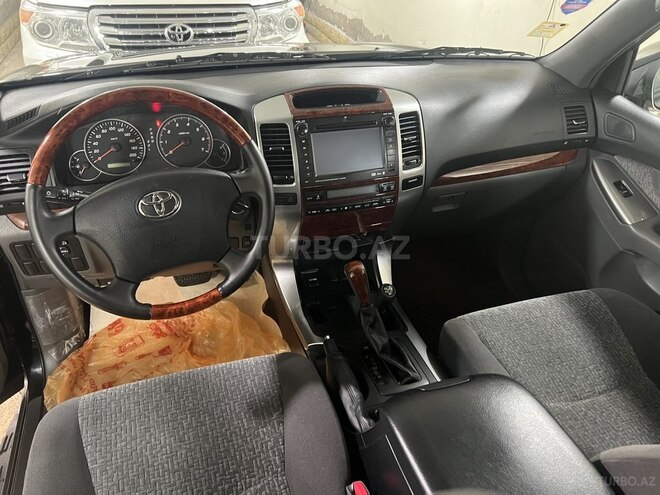 Toyota Land Cruiser Prado-19