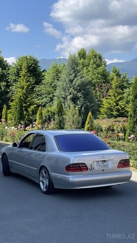 Mercedes E 320 2001, 275,000 km - 3.2 l - Zaqatala
