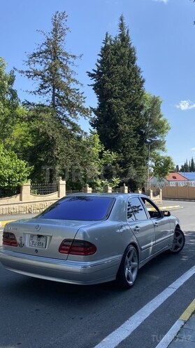 Mercedes E 320 2001, 275,000 km - 3.2 l - Zaqatala