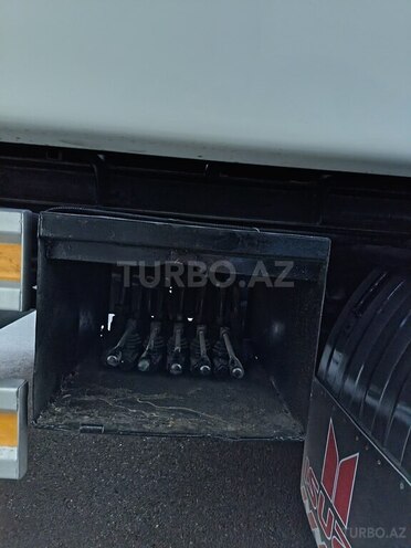 Isuzu  2013, 500,000 km - 5.2 l - Bakı