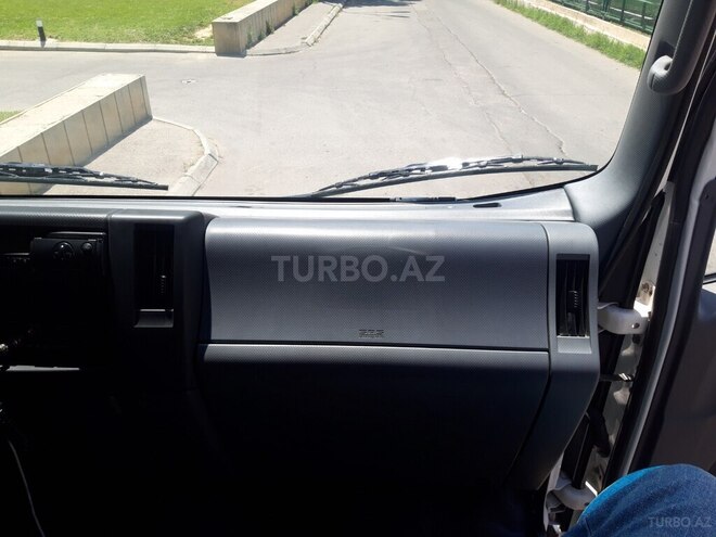 Isuzu  2013, 500,000 km - 5.2 l - Bakı
