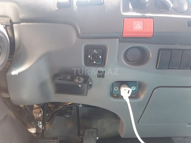 Isuzu  2013, 500,000 km - 5.2 l - Bakı