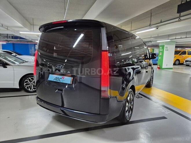 Hyundai Staria-6