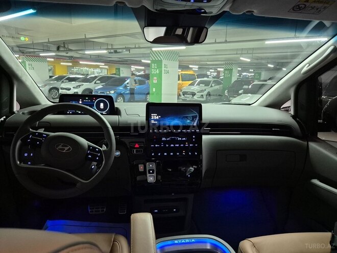 Hyundai Staria-16