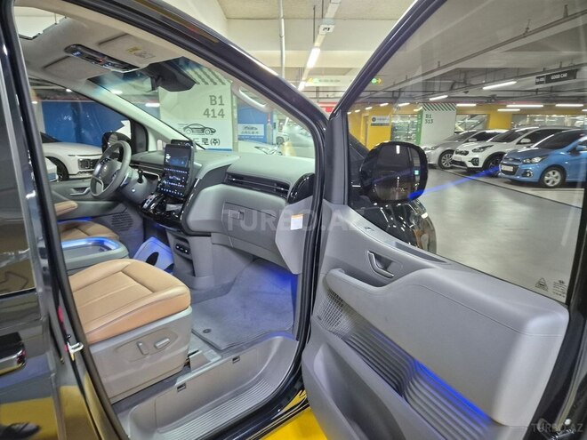 Hyundai Staria-13
