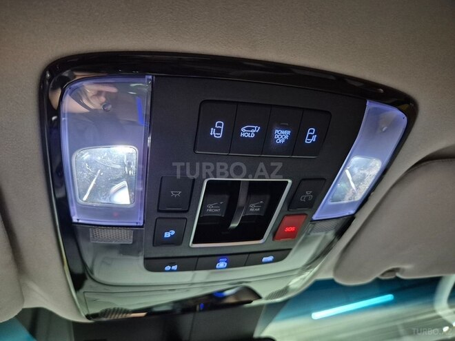 Hyundai Staria-14