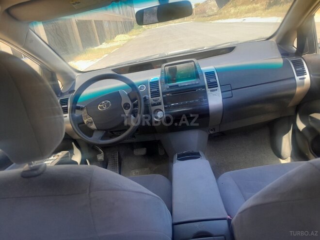 Toyota Prius-4