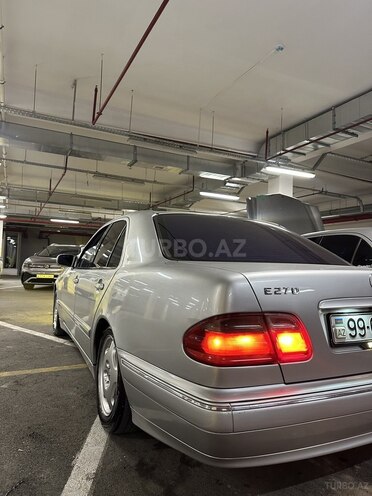 Mercedes E 270 2001, 490,000 km - 2.7 l - Bakı