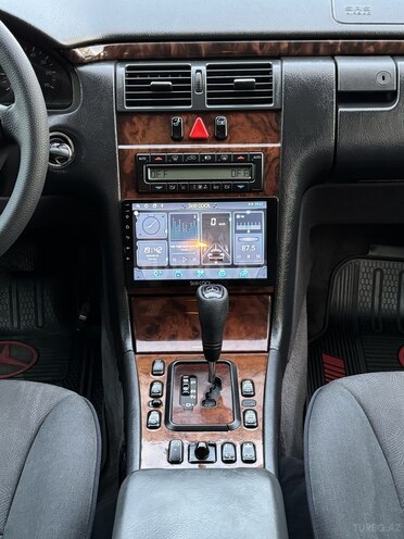 Mercedes E 240 1999, 346,000 km - 2.4 л - Sabirabad