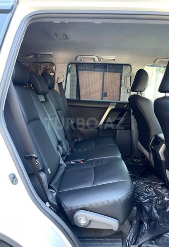 Toyota Land Cruiser Prado 2010, 195,000 km - 2.7 л - Bakı