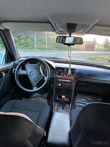Mercedes C 220 1995, 232,360 km - 2.2 л - Masallı