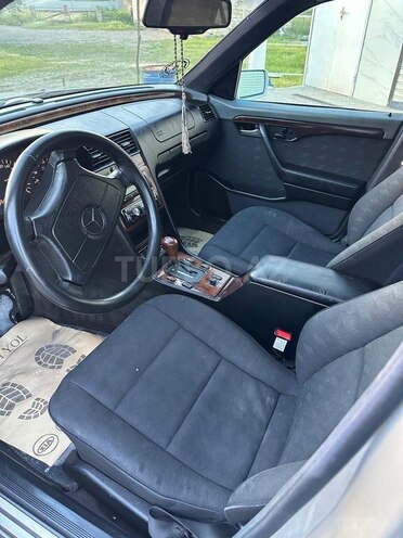 Mercedes C 220 1995, 232,360 km - 2.2 л - Masallı