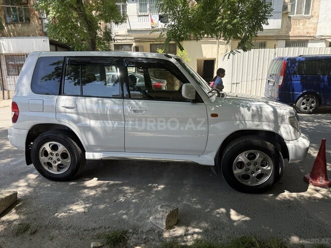 Mitsubishi Pajero io 1999, 290,000 km - 1.8 л - Bakı