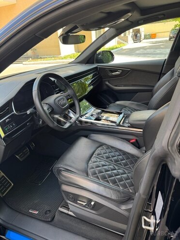 Audi Q8 2024, 43,940 km - 3.0 l - Bakı