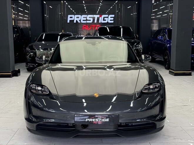 Porsche Taycan 4 Cross Turismo-3