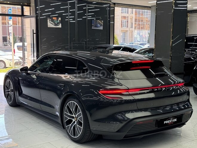 Porsche Taycan 4 Cross Turismo-4