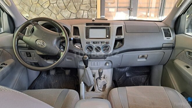 Toyota Hilux 2007, 350,000 km - 2.5 l - Bakı
