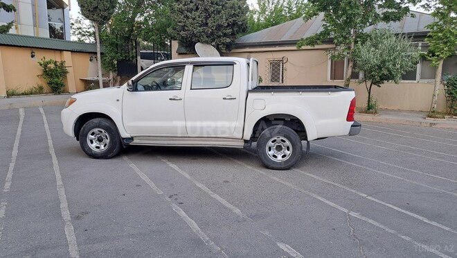 Toyota Hilux 2007, 350,000 km - 2.5 l - Bakı