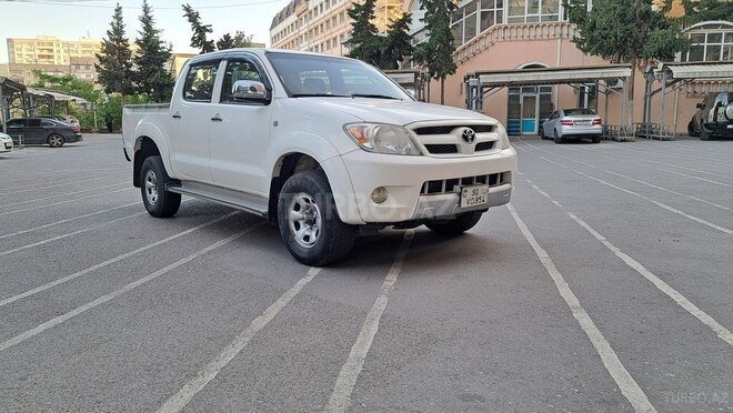 Toyota Hilux 2007, 350,000 km - 2.5 l - Bakı