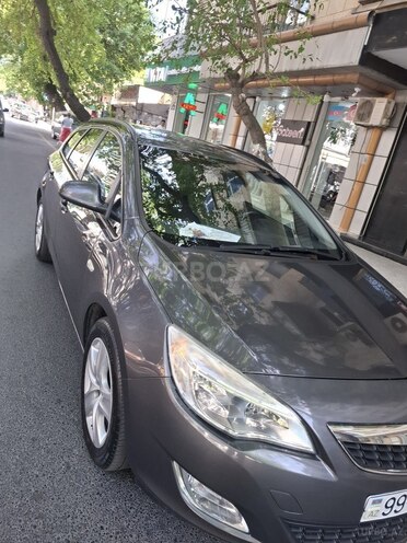 Opel Astra 2011, 316,000 km - 1.4 l - Bakı