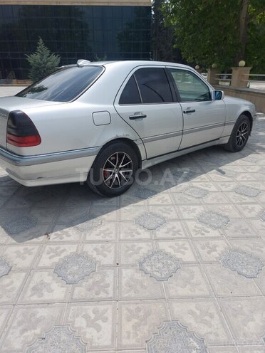 Mercedes C 220 1995, 338,000 km - 2.2 l - Qazax
