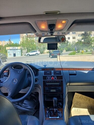 Mercedes E 240 2000, 385,000 km - 2.4 l - Bakı
