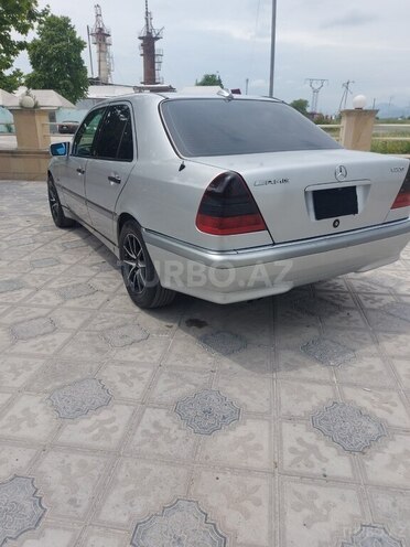 Mercedes C 220 1995, 338,000 km - 2.2 l - Qazax