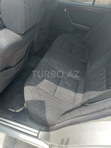 Mercedes C 220 1995, 338,000 km - 2.2 l - Qazax