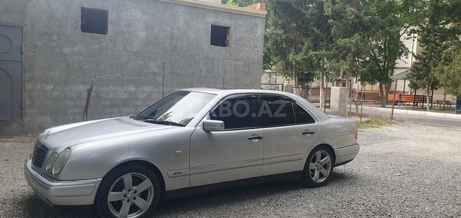 Mercedes E 230 1996, 254,632 km - 2.3 l - Mingəçevir