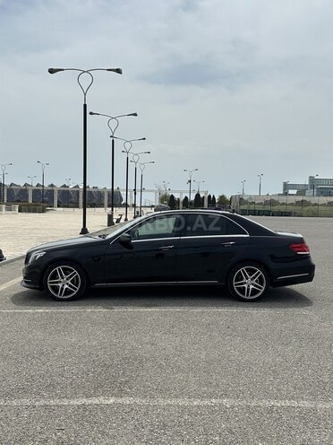 Mercedes E 250 4MATIC 2014, 258,000 km - 2.1 л - Bakı