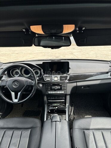 Mercedes E 250 4MATIC 2014, 258,000 km - 2.1 л - Bakı