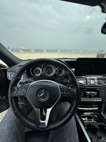 Mercedes E 250 4MATIC 2014, 258,000 km - 2.1 л - Bakı