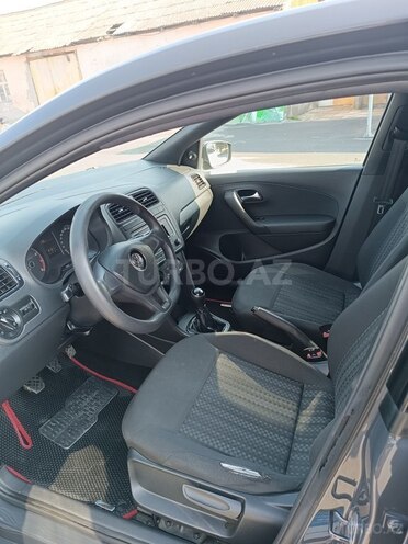 Volkswagen Polo 2016, 186,000 km - 1.6 l - Şəki