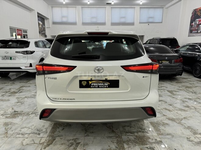 Toyota Highlander-4