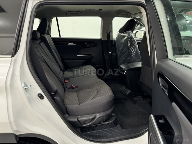 Toyota Highlander-13