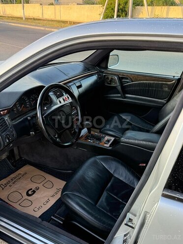 Mercedes E 240 1998, 325,000 km - 2.4 l - Mingəçevir