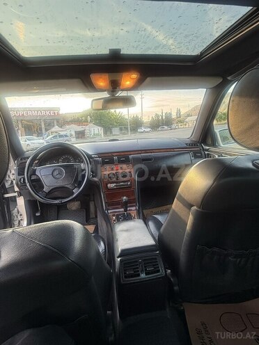 Mercedes E 240 1998, 325,000 km - 2.4 l - Mingəçevir