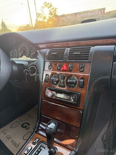 Mercedes E 240 1998, 325,000 km - 2.4 l - Mingəçevir