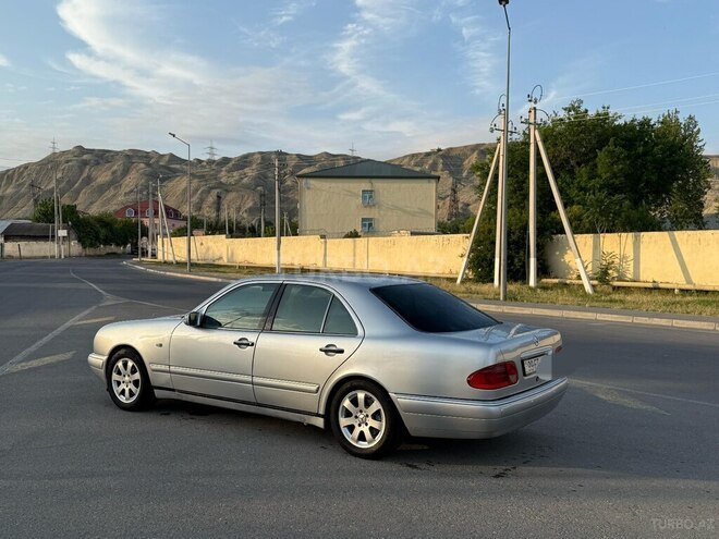 Mercedes E 240 1998, 325,000 km - 2.4 l - Mingəçevir