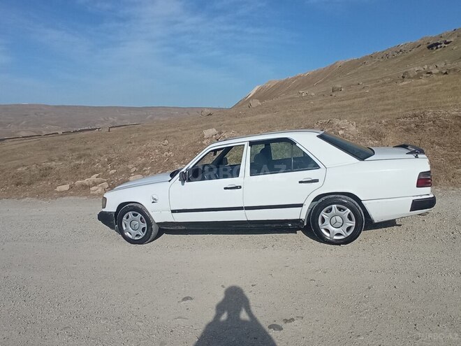 Mercedes E 250 1989, 500,000 km - 0.3 l - Bakı